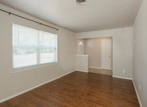 8806 Forest Green Dr, Dallas TX  75243-4106 exterior