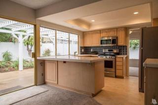 1081 Barrow Ct, Thousand Oaks CA  91361-1802 exterior