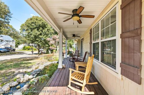 19 Glenwood Dr, Berkeley Township NJ 08721 exterior