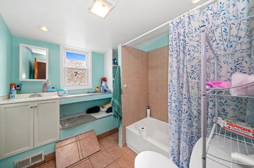 5608 Whipple St, Chicago IL 60629-2424 exterior