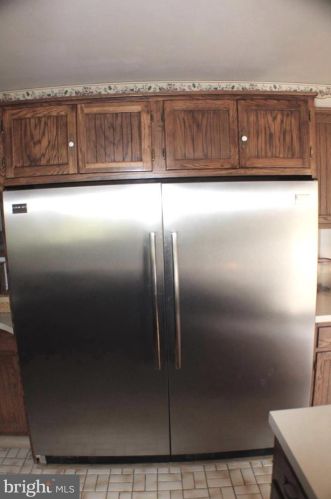 1037 Bollinger Rd, Littlestown PA 17340-9602 exterior