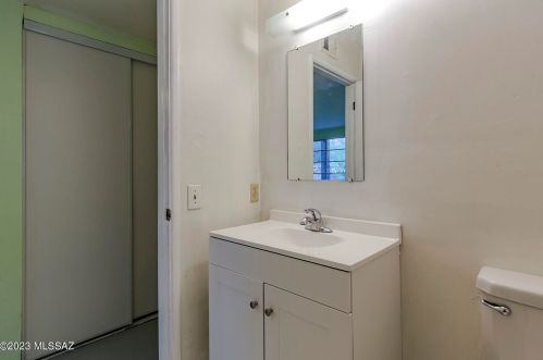 2805 Lester St, Tucson AZ 85705-8928 exterior