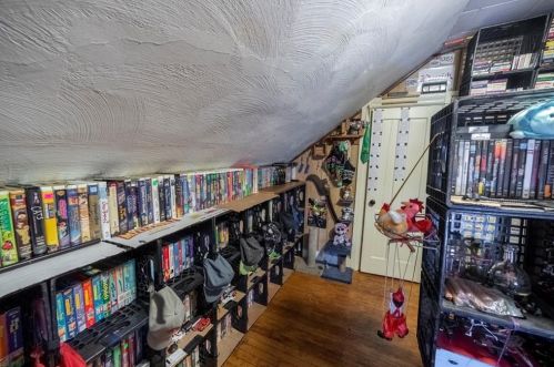 33 Cross St, Woonsocket RI 02895-5852 exterior