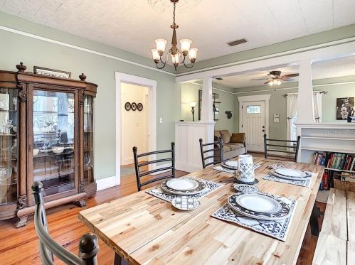 918 Shadowlawn Ave, Tampa FL 33603-2327 exterior