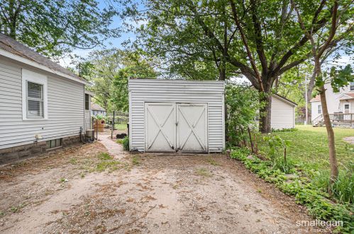 1925 Vly St, Meskegon MI 49442-5929 exterior