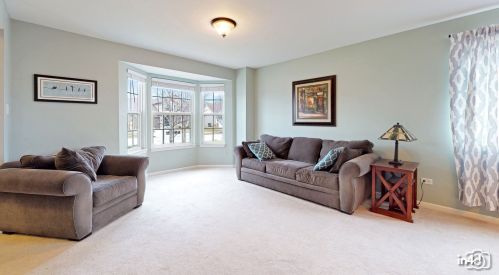 605 Crystal Dr, Joliet IL 60404-6094 exterior