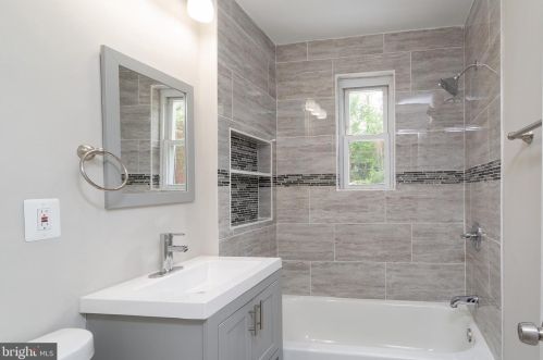 4607 Capitol St, Washington DC 20003-1622 exterior