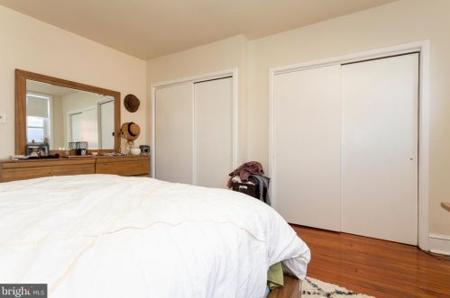 836 Bainbridge St, Philadelphia PA 19146-1430 exterior