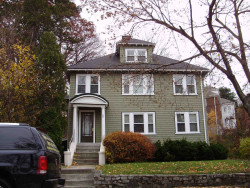 96 Side Pkwy, Newton, MA 02458-1816