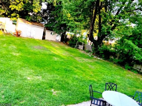 38 Bernard Ave, Edison NJ 08837-3431 exterior