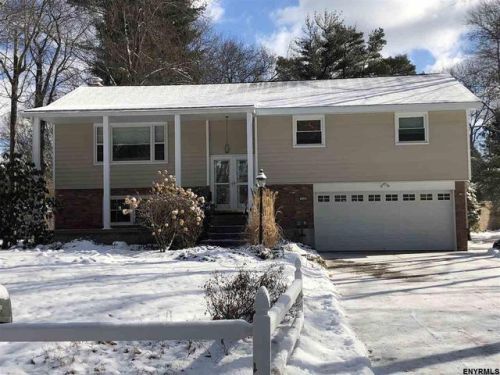 936 Northumberland Dr, Schenectady, NY 12309-2814