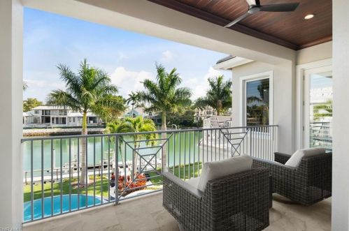 3243 Gin Ln, Naples FL 34102-7816 exterior