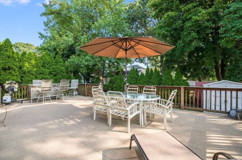 40 Kent Rd, Valley Stream NY 11580-3333 exterior