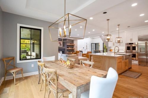 232 Bayberry Ln, Westport CT 06880-4033 exterior