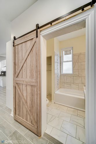 6950 Prairie Ave, Chicago IL  60637-4636 exterior