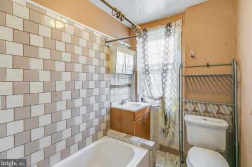 1404 24 St, Philadelphia PA 19121-3802 exterior