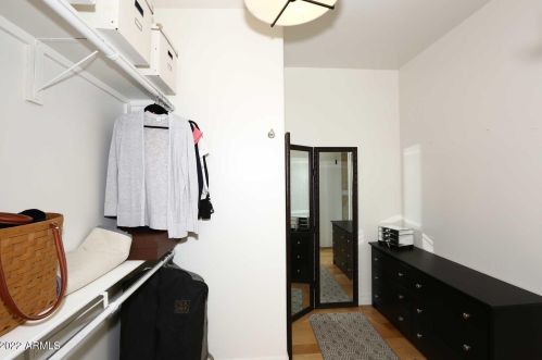 4451 Earll Dr, Phoenix AZ 85031-3821 exterior