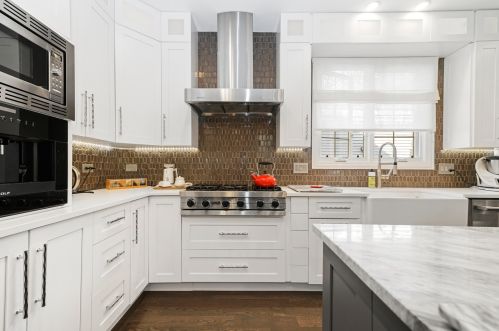 3753 Tripp Ave, Chicago IL 60803-1832 exterior