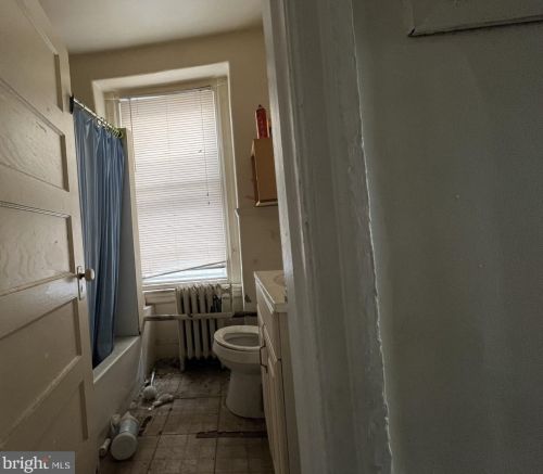 225 51 St, Philadelphia PA 19139-2726 exterior