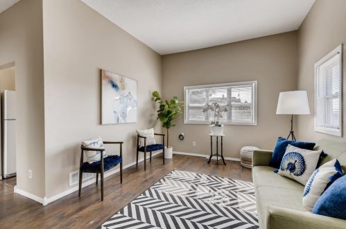 806 Earl St, Saint Paul MN 55106-3943 exterior