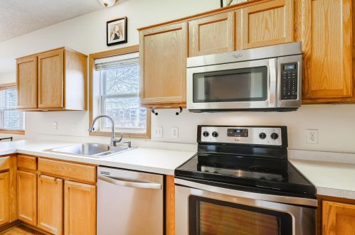 12 River Bend Pl, Chaska MN 55318-3303 exterior