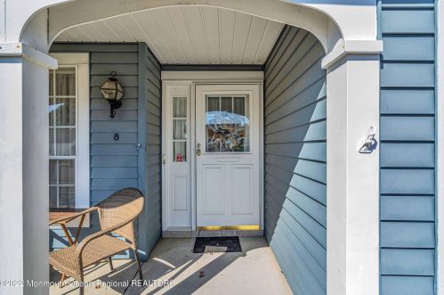 8 Gladstone Ave, Lakehurst NJ 08759-6625 exterior