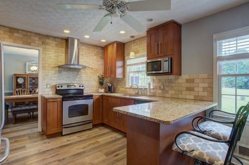 2425 Kingsland Dr, Atlanta GA 30360-1441 exterior