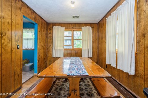 14 Roosevelt Ave, Morganville NJ 07751-9724 exterior