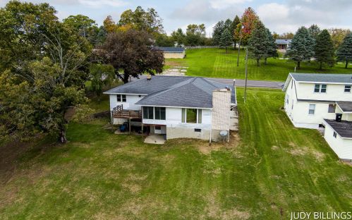 5592 124th Ave, Fennville MI 49408-9428 exterior