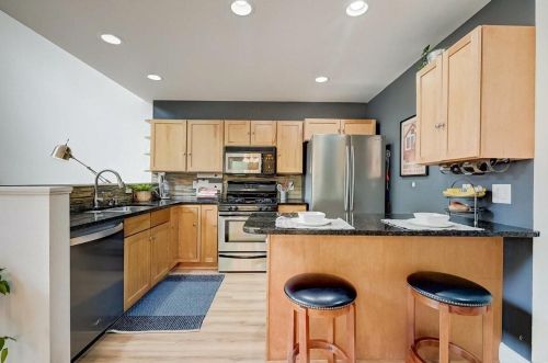 905 Hadley St, Milwaukee WI 53212-2611 exterior