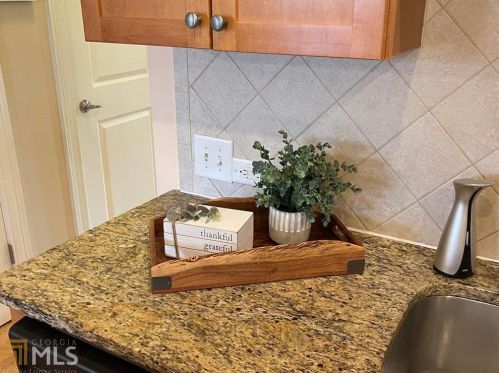 6436 Chariot St, Atlanta GA 30328-4298 exterior