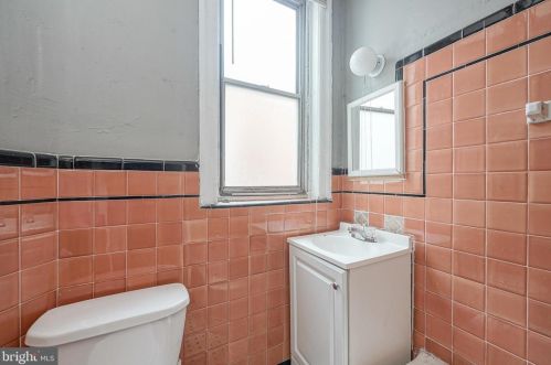 2513 American St, Philadelphia PA 19140-5724 exterior