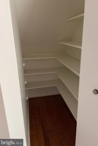 6931 Espey Ln, Mc Lean VA  22101-5456 exterior