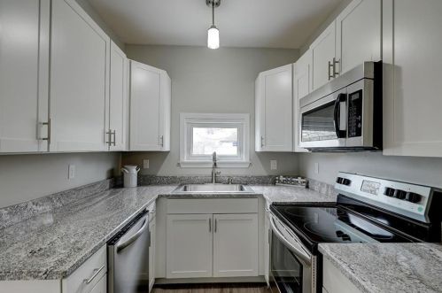 100 Beaufort St, Providence RI  02908-4435 exterior