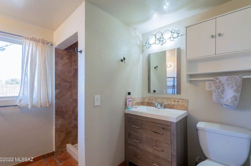 7925 Beverly St, Tucson AZ 85710-5803 exterior