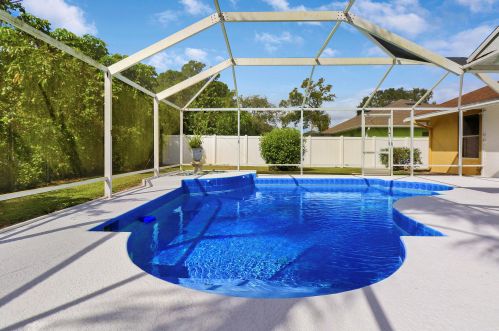 1826 Leafy Rd, Fort Pierce FL  34953-1392 exterior