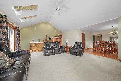 9006 Vine Ave, Bull Valley IL 60097-8243 exterior