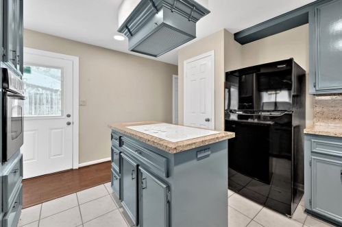 13501 Northshore Dr, Montgomery TX 77356-5371 exterior