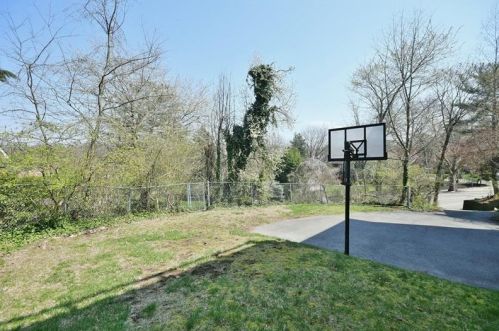 5381 Northumberland St, Pittsburgh PA 15217-1128 exterior