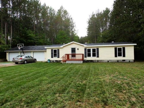 140 Pinecrest Dr, Gaylord, MI 49735-9281