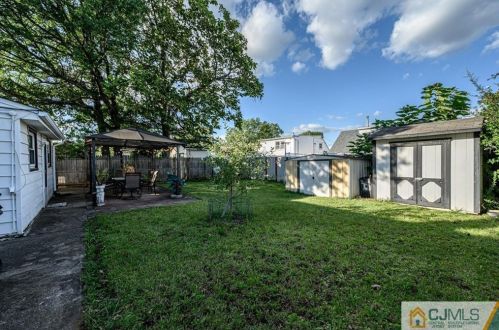 126 Park Ave, Iselin NJ 08830-2303 exterior