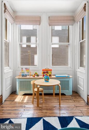 526 Girard Ave, Philadelphia PA 19130-1617 exterior