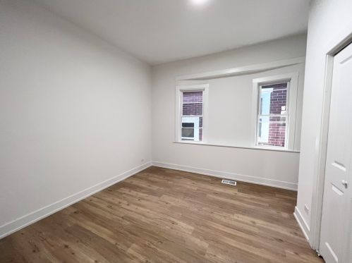 7928 Muskegon Ave, Chicago IL  60617-1423 exterior