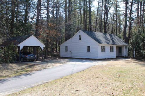 13 Old Stagecoach Rd, Contoocook, NH 03229-2801