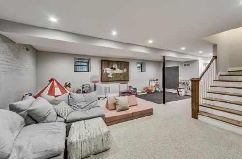 4727 Artesian Ave, Chicago IL 60645-5302 exterior