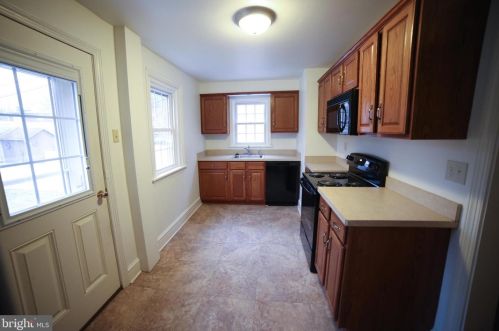 1180 Maple Ave, Lancaster PA 17603-4848 exterior