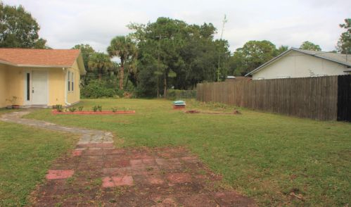 7304 Deland Ave, Fort Pierce FL 34951-1425 exterior