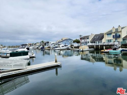 4555 Falkirk Bay, Oxnard CA 93035-3743 exterior