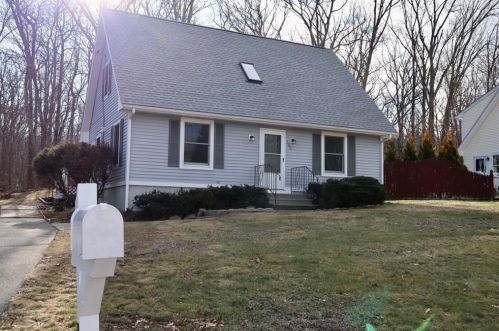 100 Marian Ln, Woonsocket RI  02895-6076 exterior