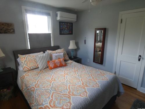 144 Old Country Rd, Huntington Station NY 11747-1814 exterior